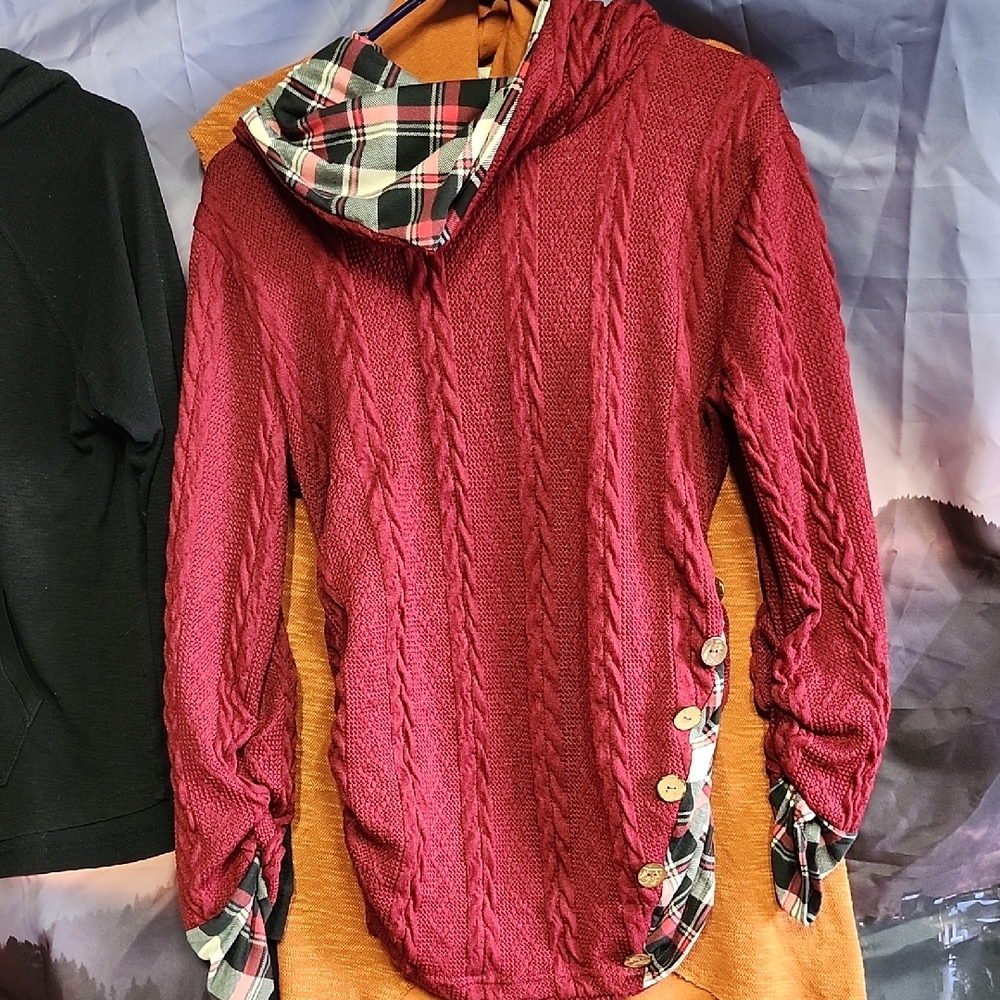 Nwot Women's Red Cable Knit Sweater with Plaid Accents